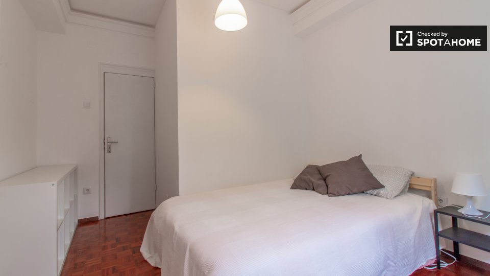 Double room Lisbon, 9 beds, 160m² — photo 3