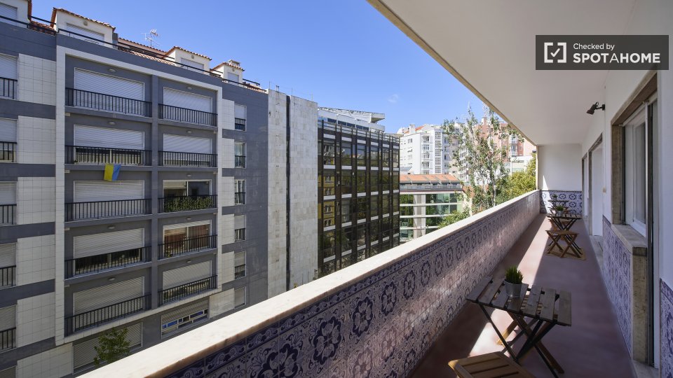 Double room Lisbon, 9 beds — photo 11