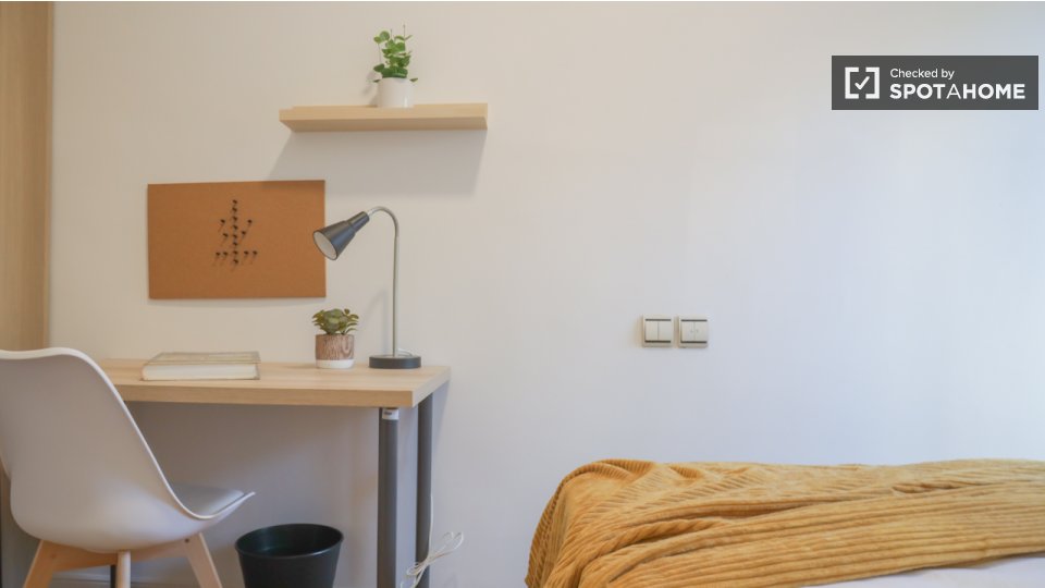 Double room Madrid, 18 beds — photo 16