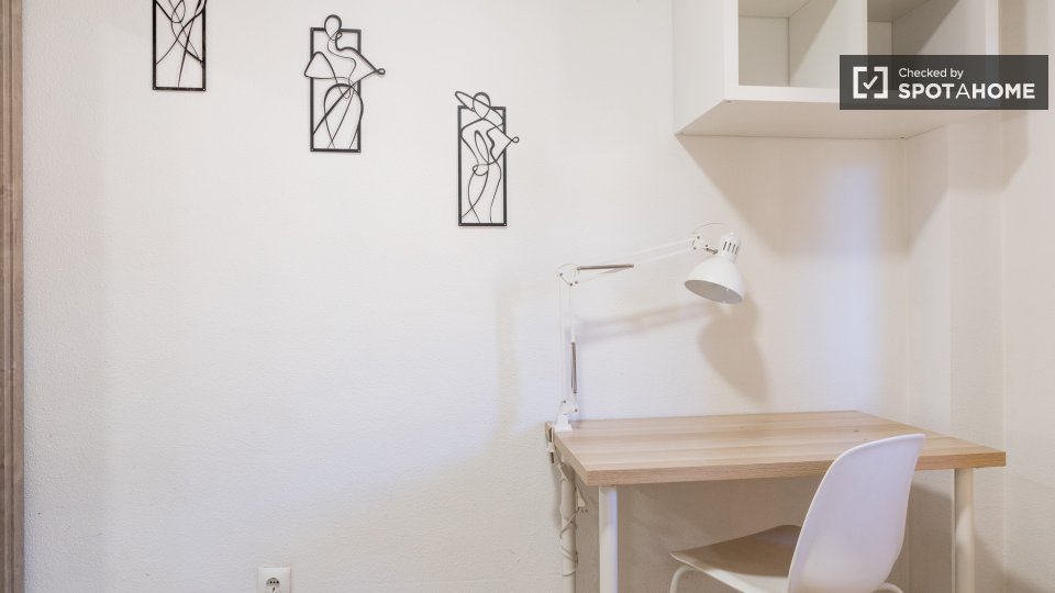 Double room Madrid, 5 beds, 101m² — photo 86