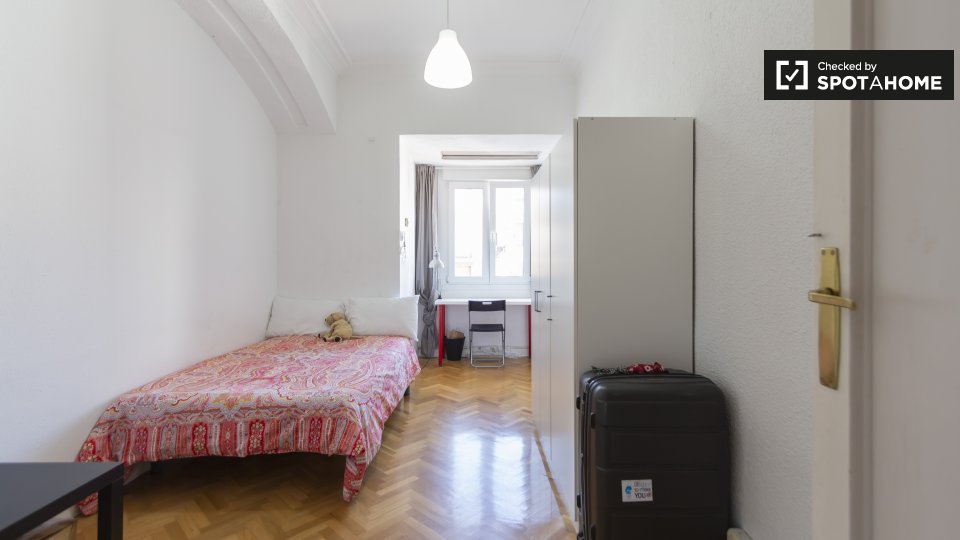 Double room Madrid, 8 beds, 200m² — photo 1
