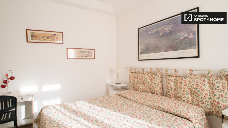 Double room Rome, 3 beds, 80m² — photo 22