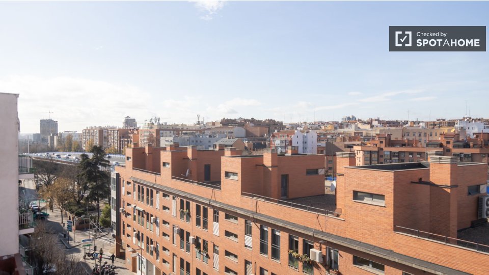 Double room Madrid, 4 beds, 85m² — photo 29