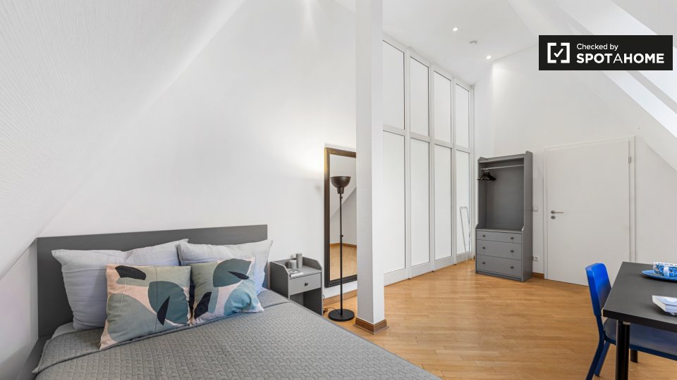 Double room Berlin, 13 beds, 350m² — photo 8