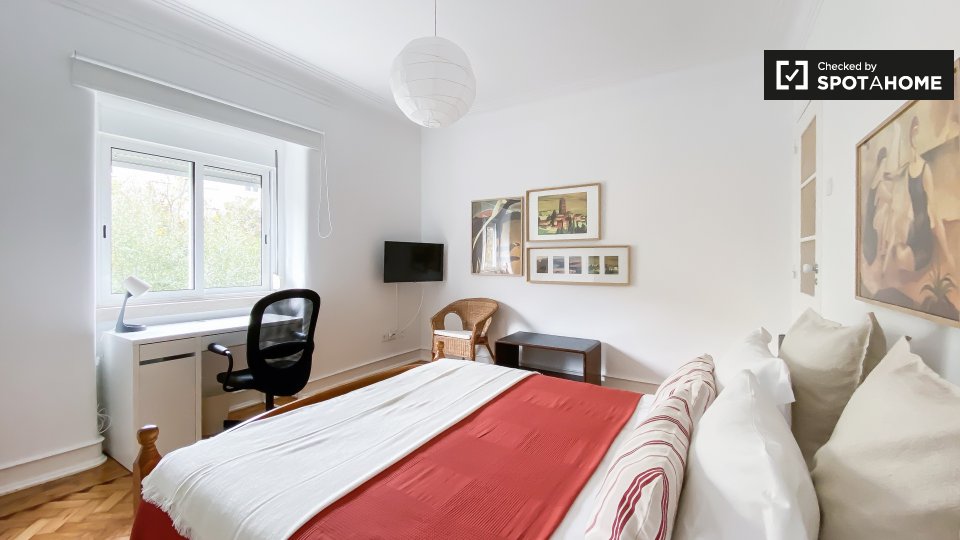 Double room Lisbon, 4 beds — photo 19