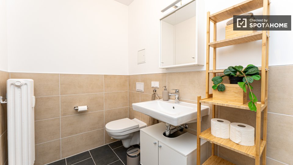 Double room Berlin, 5 beds, 80m² — photo 15