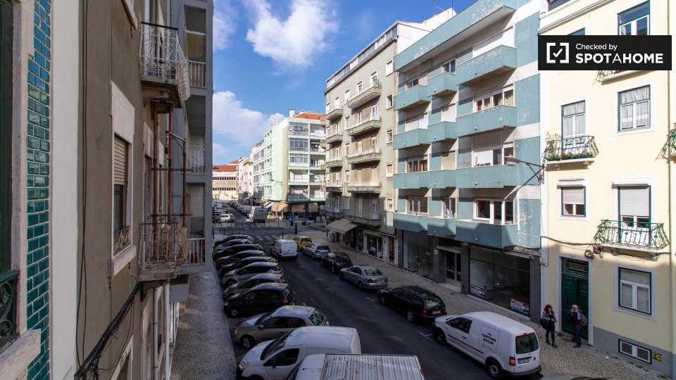 Double room Lisbon, 5 beds, 90m² — photo 14