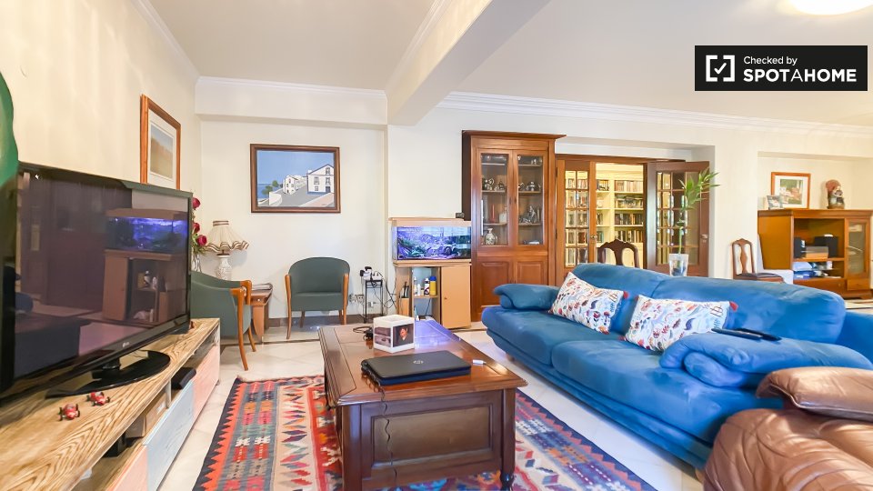 Double room Lisbon, 4 beds, 180m² — photo 3