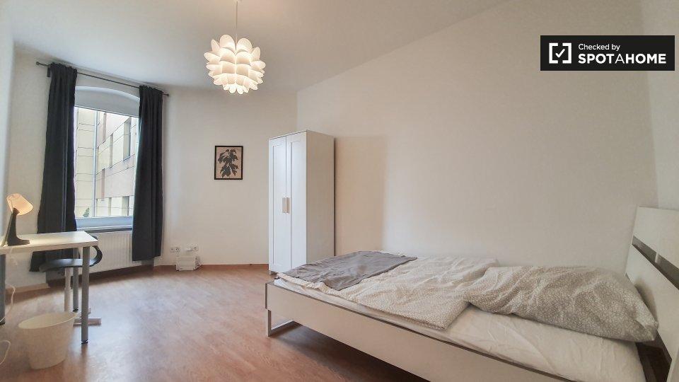 Double room Berlin, 2 beds, 40m² — photo 6