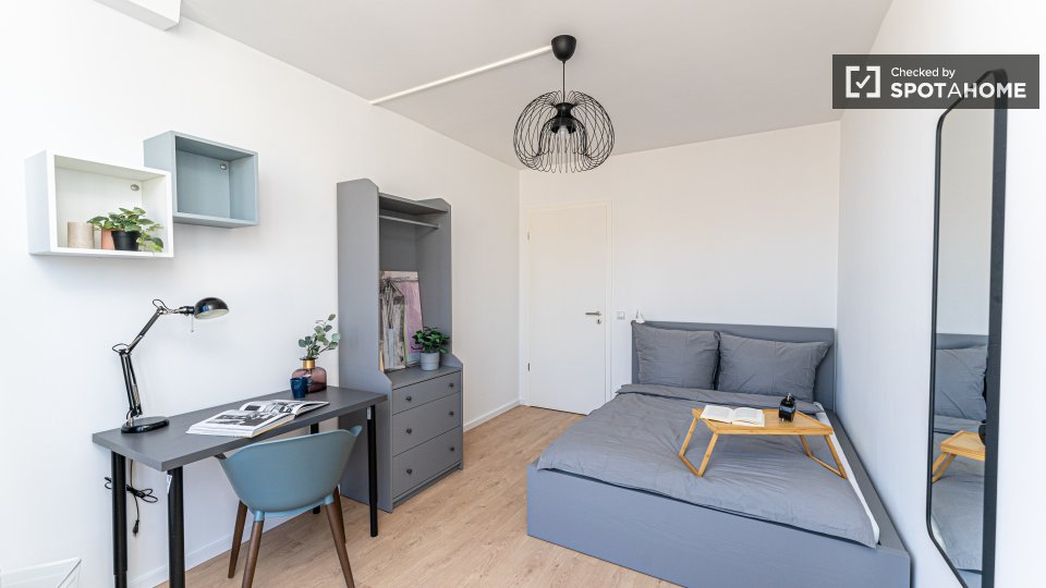 Double room Berlin, 9 beds, 158m² — photo 9