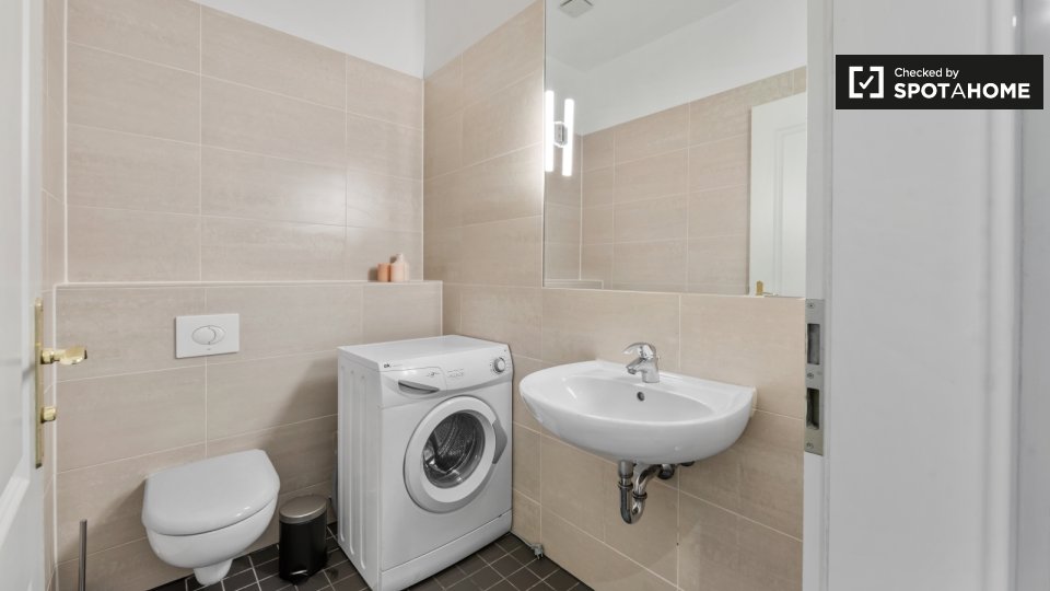 Double room Berlin, 9 beds, 227m² — photo 5