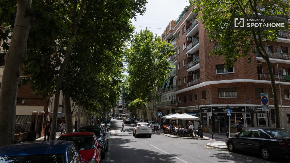 Double room Madrid, 5 beds — photo 8