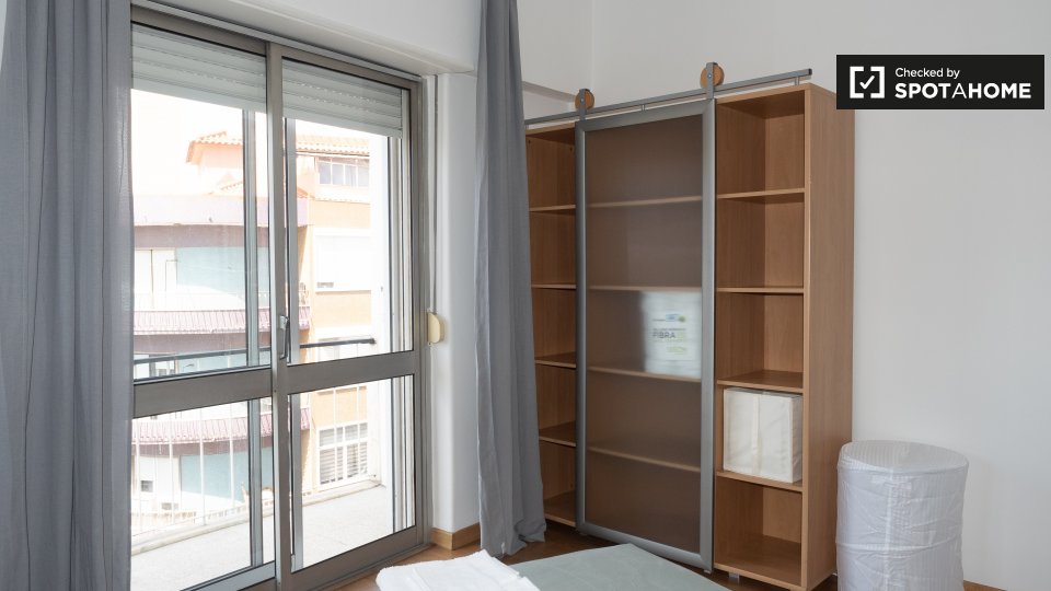 Double room Lisbon, 4 beds, 90m² — photo 5