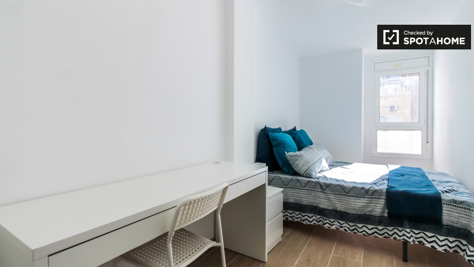 Elegant one-bedroom apartment for rent in Sants, Barcelona. - in Barcelona