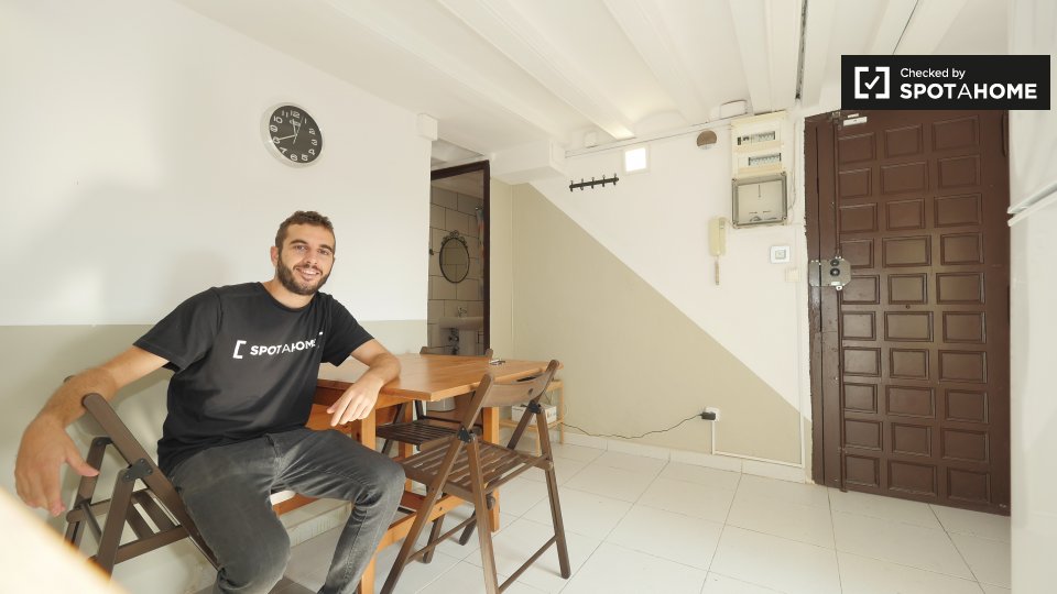 Double room Barcelona, 3 beds, 52m² — photo 11