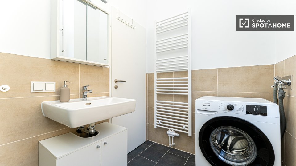 Double room Berlin, 8 beds, 136m² — photo 5