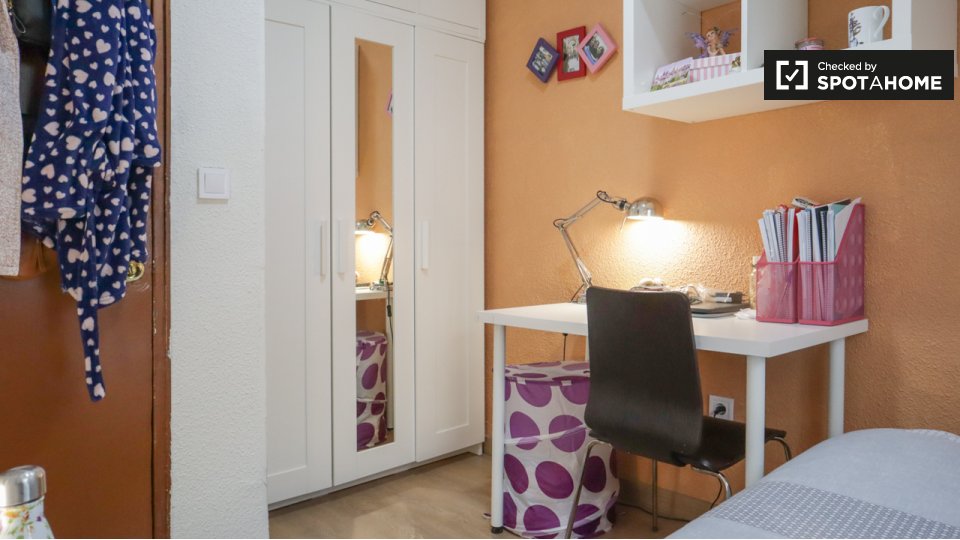 Double room Madrid, 4 beds — photo 4