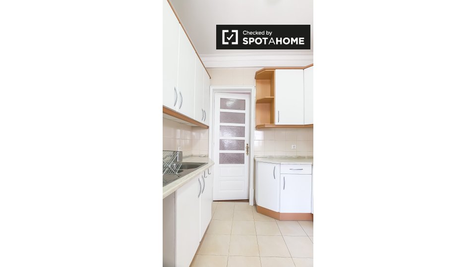 Apartment Lisbon, 5 beds — photo 10