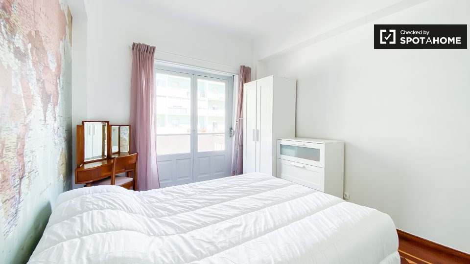 Double room Lisbon, 4 beds, 120m² — photo 3