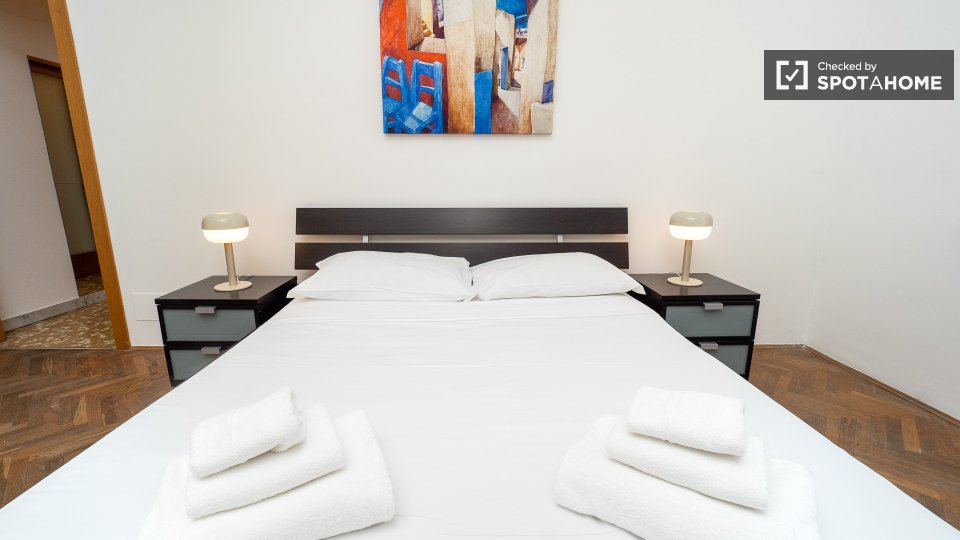 Double room Milan, 2 beds — photo 12