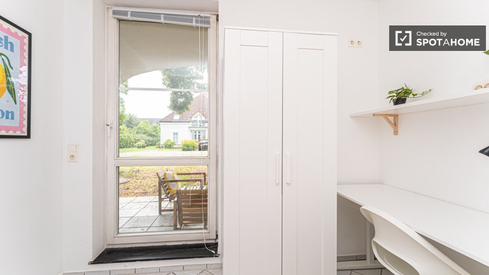 Double room Berlin, 14 beds, 232m² — photo 7