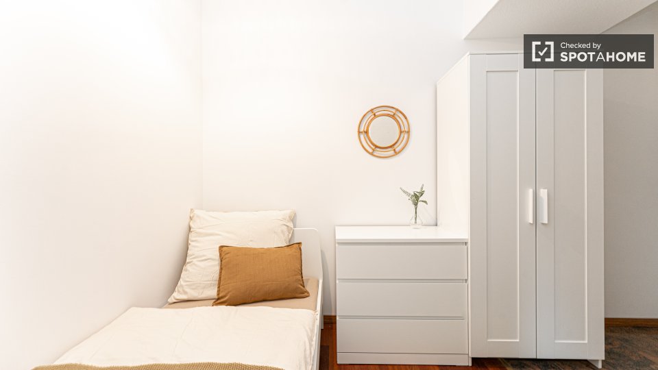 Double room Berlin, 5 beds, 108m² — photo 9