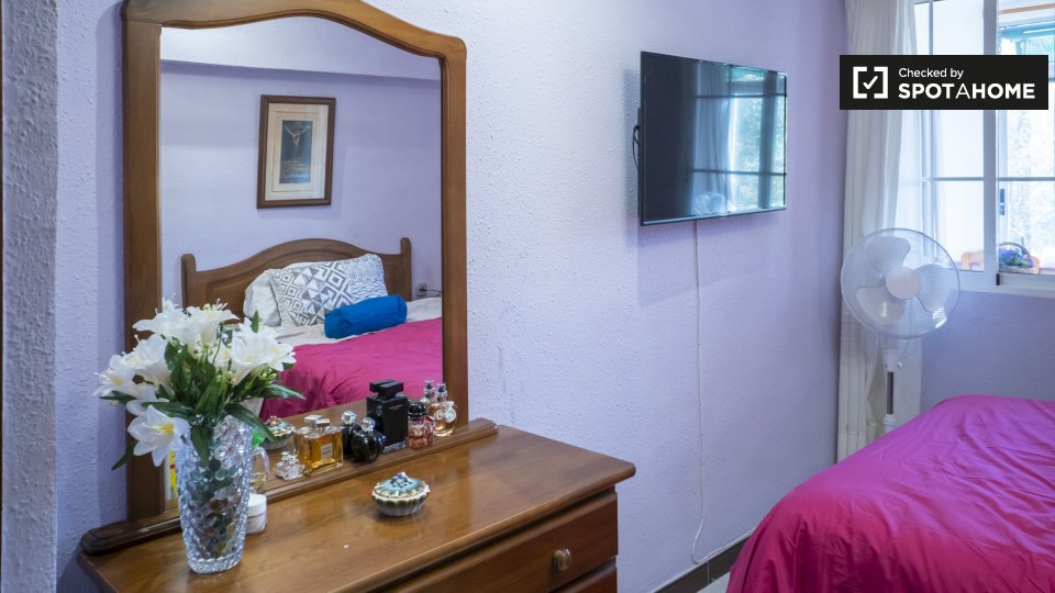 Double room Valencia, 3 beds, 90m² — photo 3