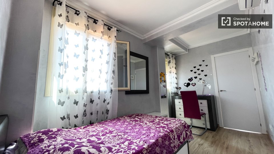 Double room Madrid, 2 beds, 75m² — photo 8