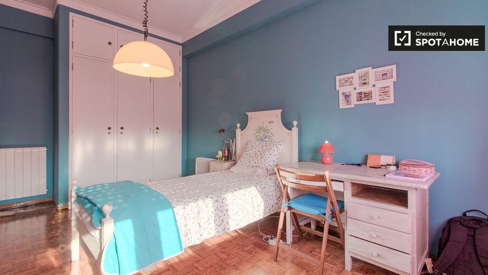 Double room Lisbon, 4 beds, 105m² — photo 25