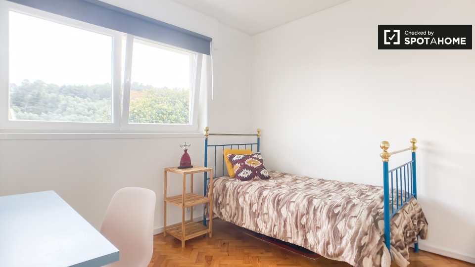Double room Lisbon, 4 beds — photo 19