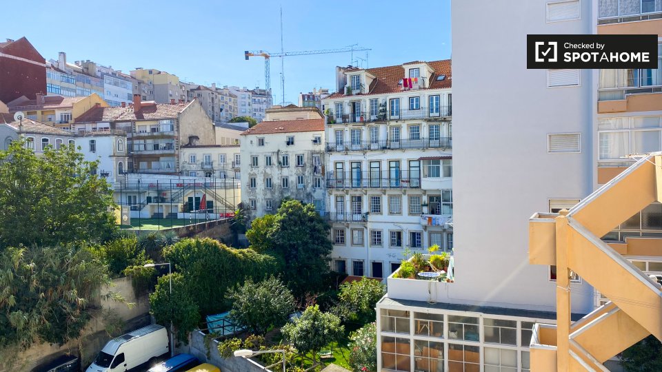 Double room Lisbon, 6 beds, 120m² — photo 15