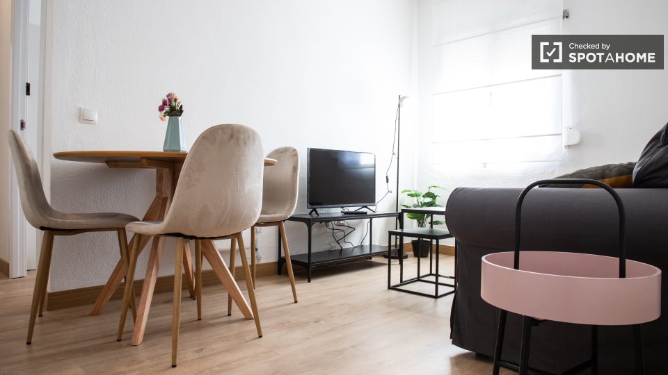 Double room Madrid, 3 beds, 57m² — photo 16