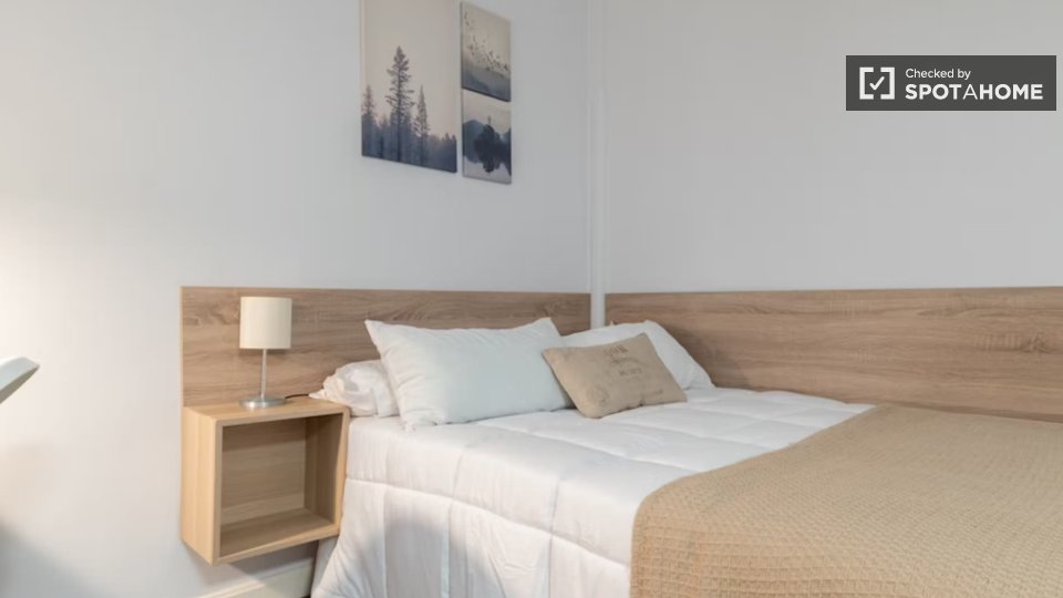 Double room Madrid, 5 beds, 120m² — photo 42