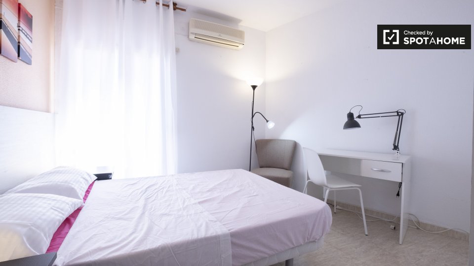 Double room Madrid, 4 beds, 80m² — photo 4