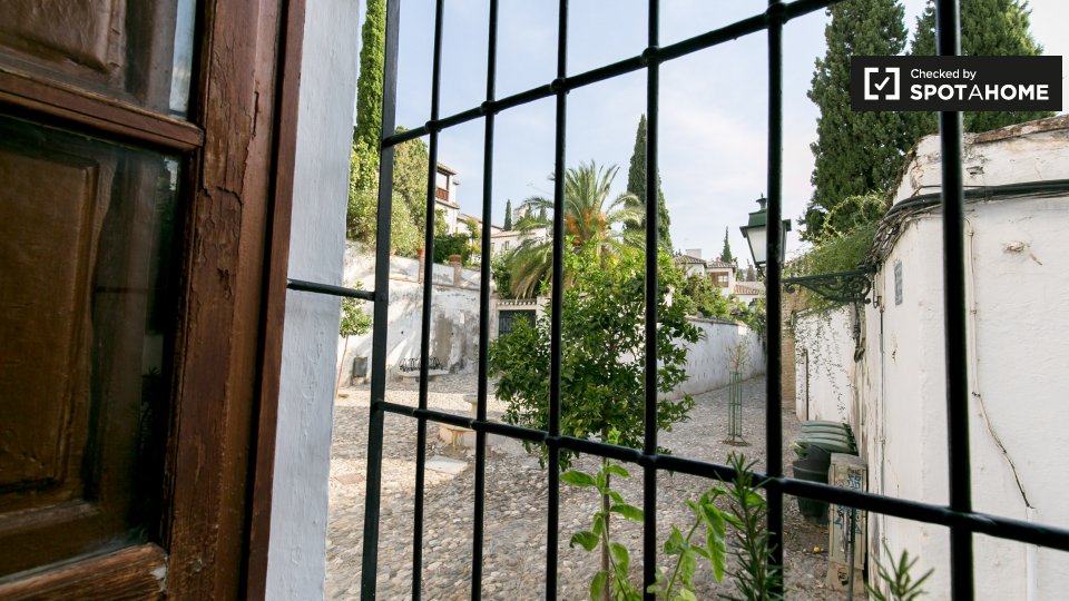 Apartment Granada, 1 bed, 60m² — photo 2