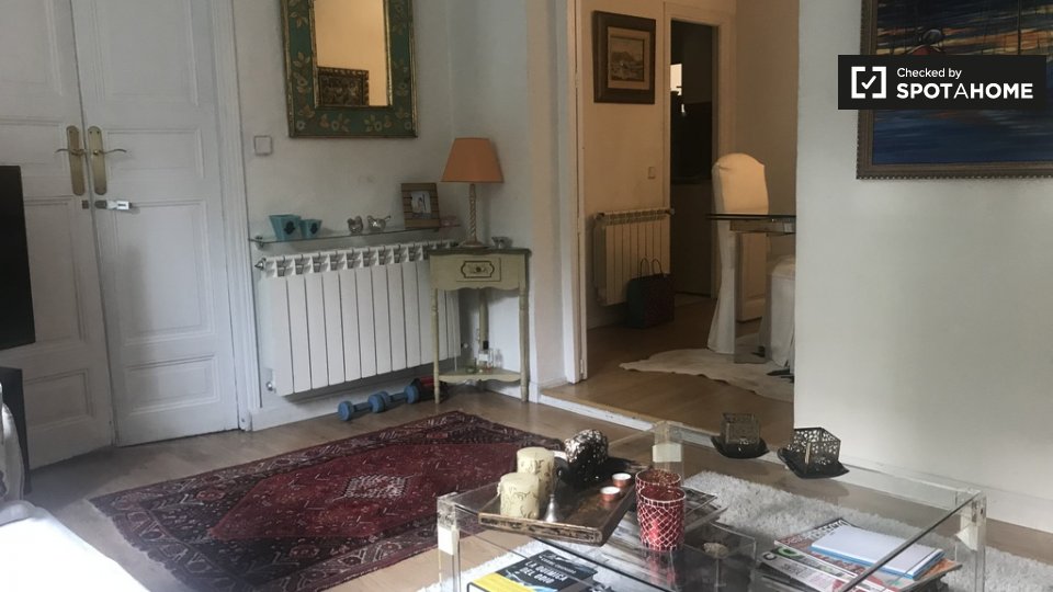 Double room Madrid, 2 beds, 90m² — photo 8