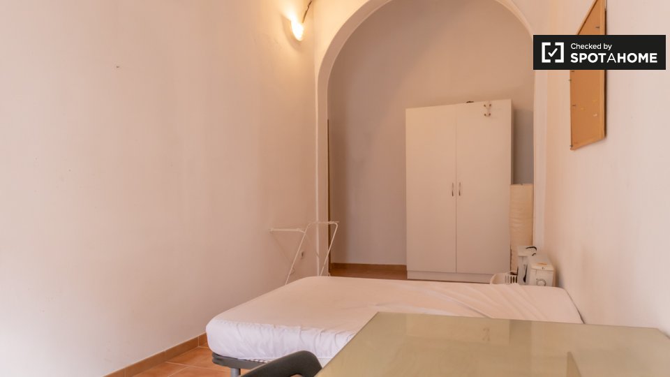 Double room Madrid, 4 beds — photo 3