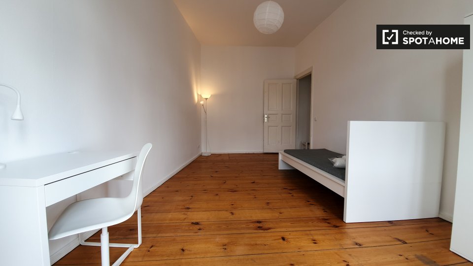 Double room Berlin, 3 beds — photo 10
