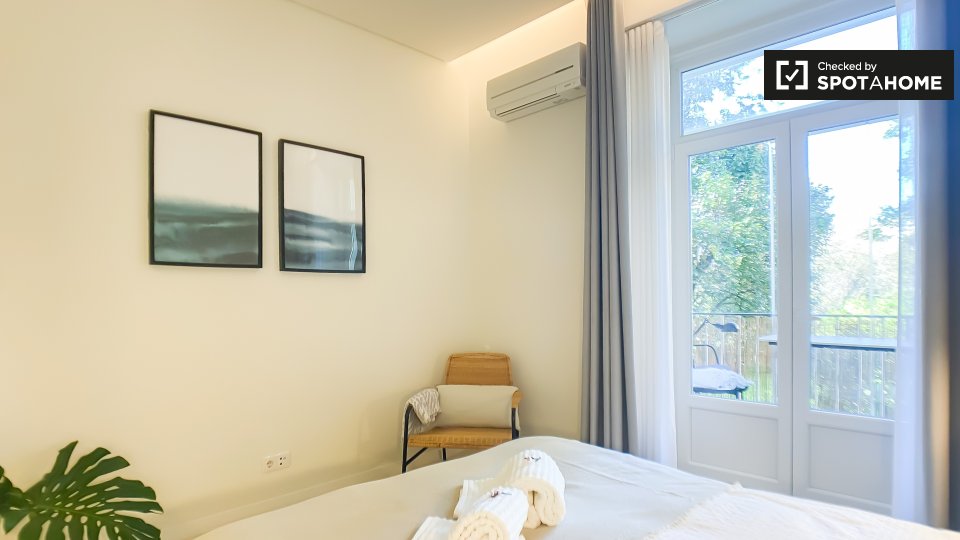 Apartment Lisbon, 2 beds, 130m² — photo 13