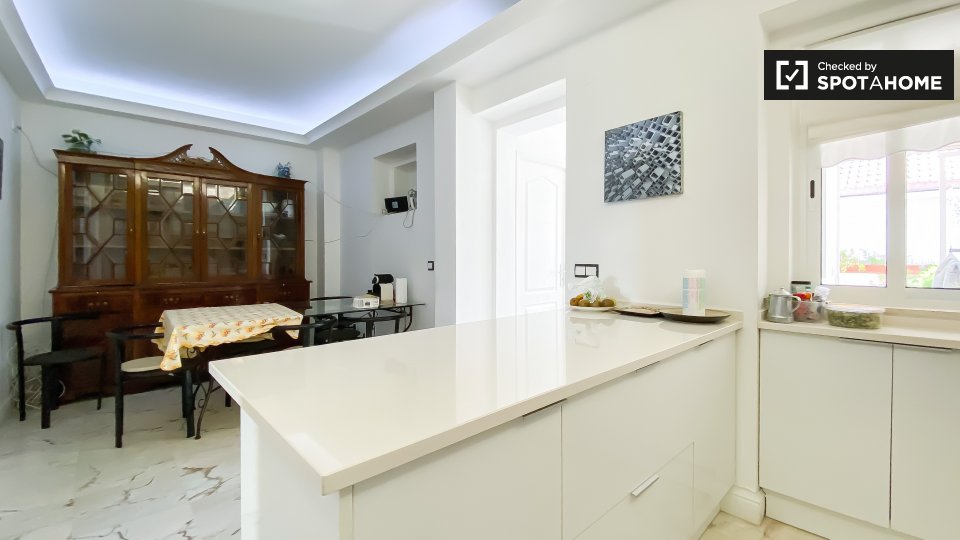 Double room Lisbon, 5 beds — photo 6