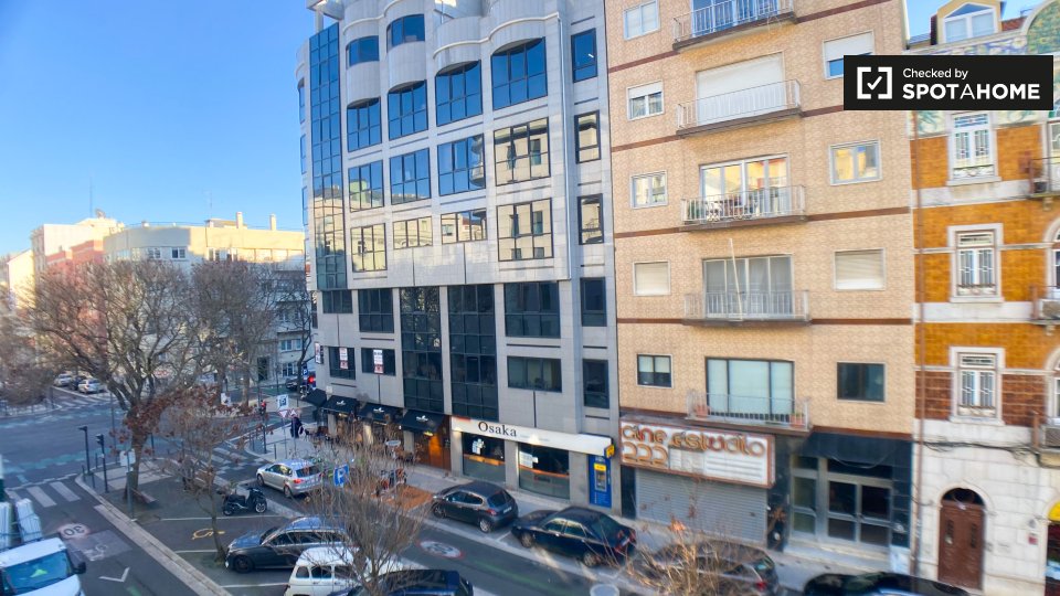Apartment Lisbon, 2 beds, 130m² — photo 7