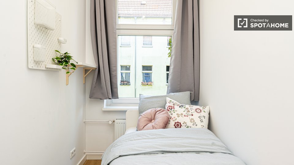 Double room Berlin, 4 beds, 57m² — photo 9