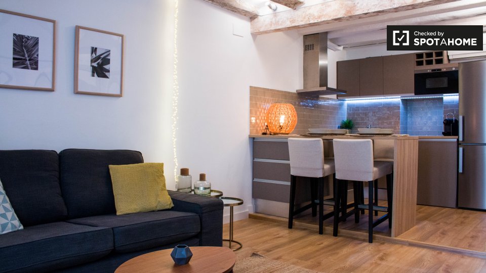 Apartment Barcelona, 2 beds, 50m² — photo 1