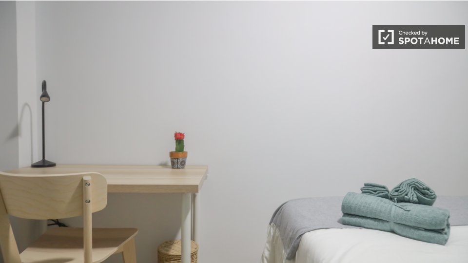 Double room Madrid, 11 beds, 300m² — photo 8