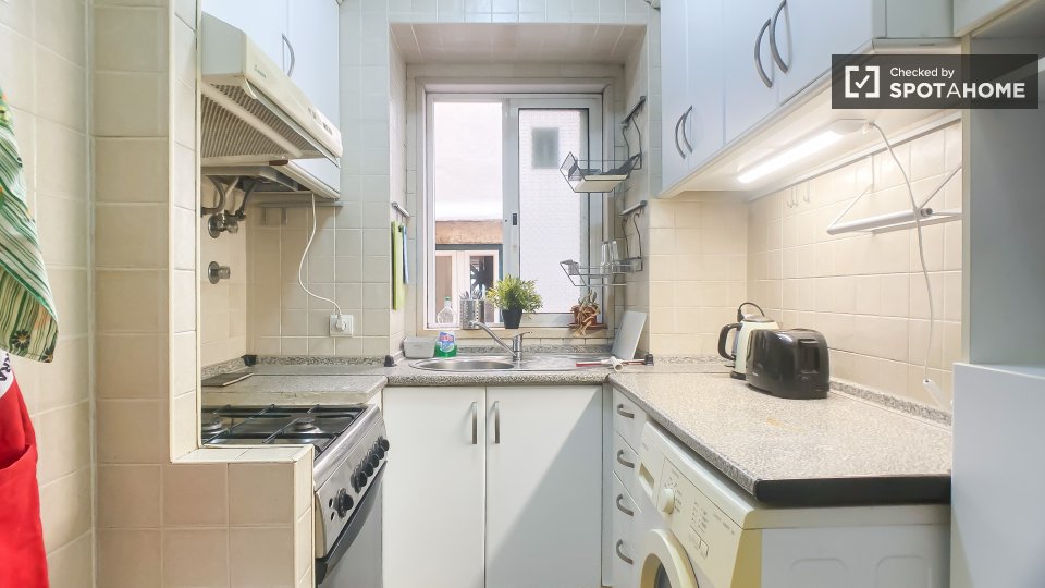 Apartment Lisbon, 1 bed, 65m² — photo 19