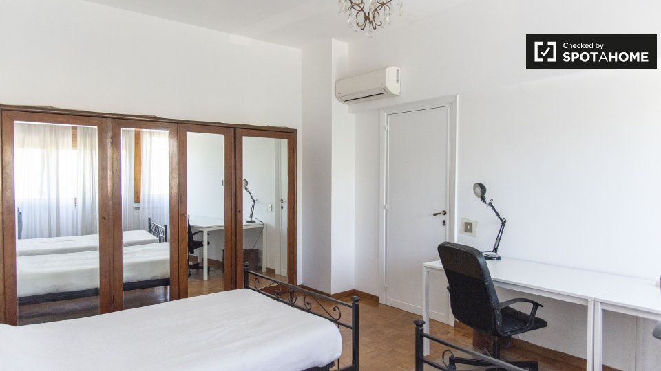 Double room Rome, 4 beds — photo 3