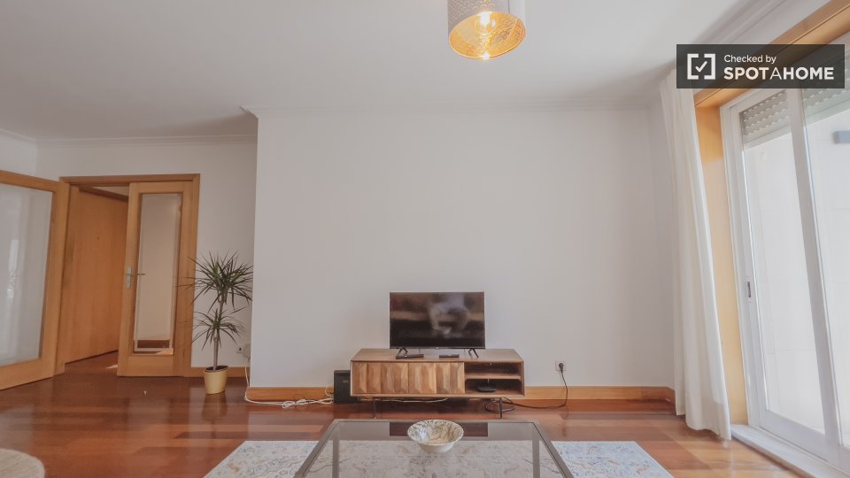 Apartment Porto, 2 beds, 74m² — photo 17