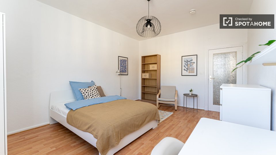 Double room Berlin, 5 beds, 84m² — photo 11