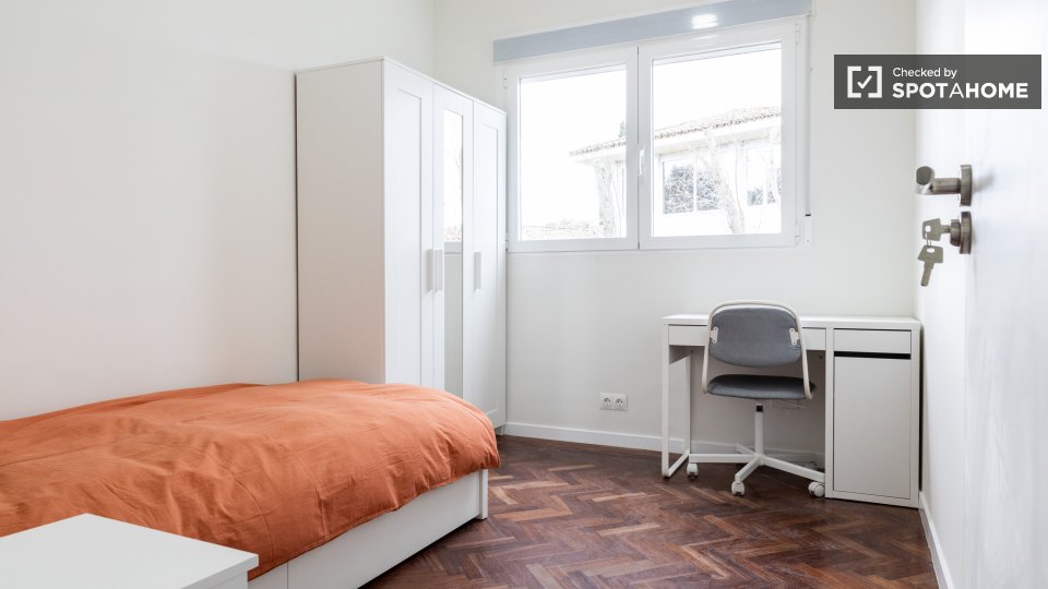 Double room Madrid, 14 beds — photo 19