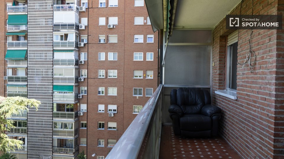 Double room Madrid, 5 beds — photo 11